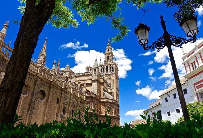 Optez pour une location de vacances à Séville et découvrez la Cathédrale Notre-Dame du Siège de Séville 